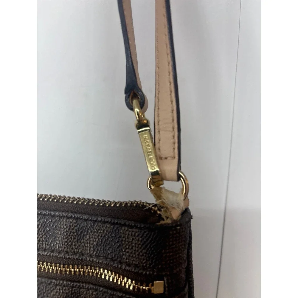 Michael Kors Jet Set wristlet (8x5) Brown (Vintage 2013)